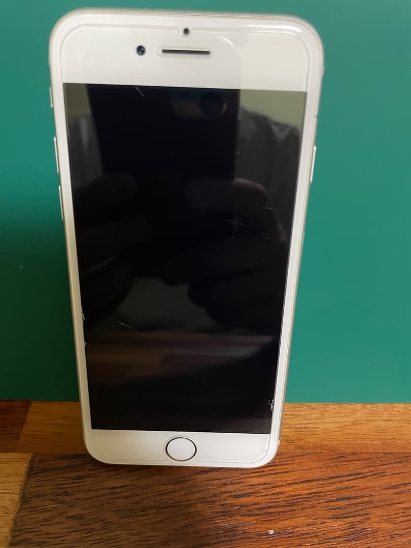 Apple iPhone 8 ホワイト本体