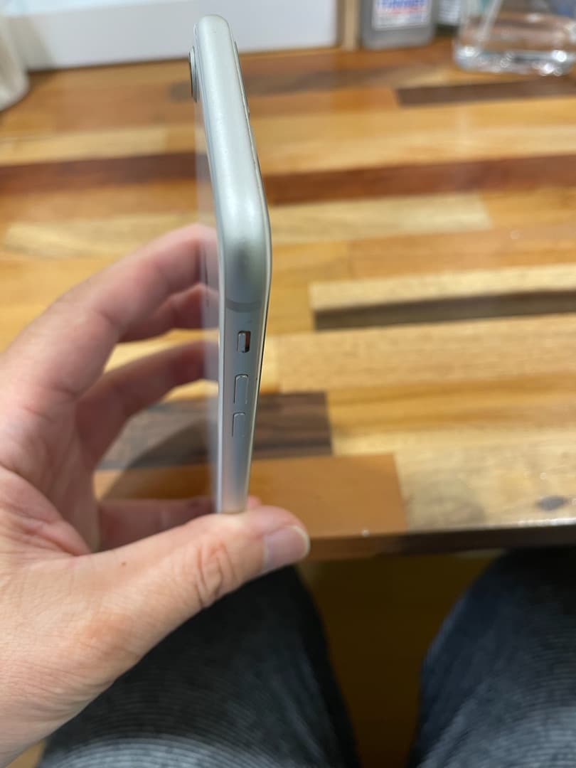 Apple iPhone 8 ホワイト本体