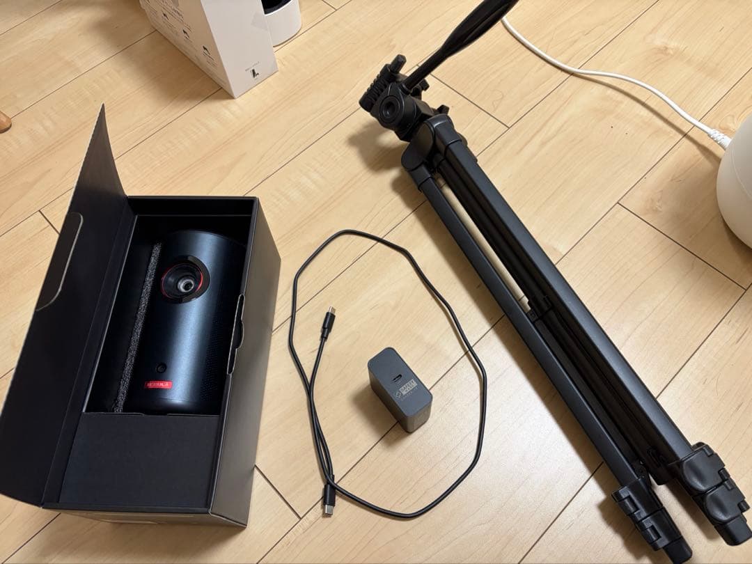 Nebula Capsule 3 Laser 本体　　スタンド付き