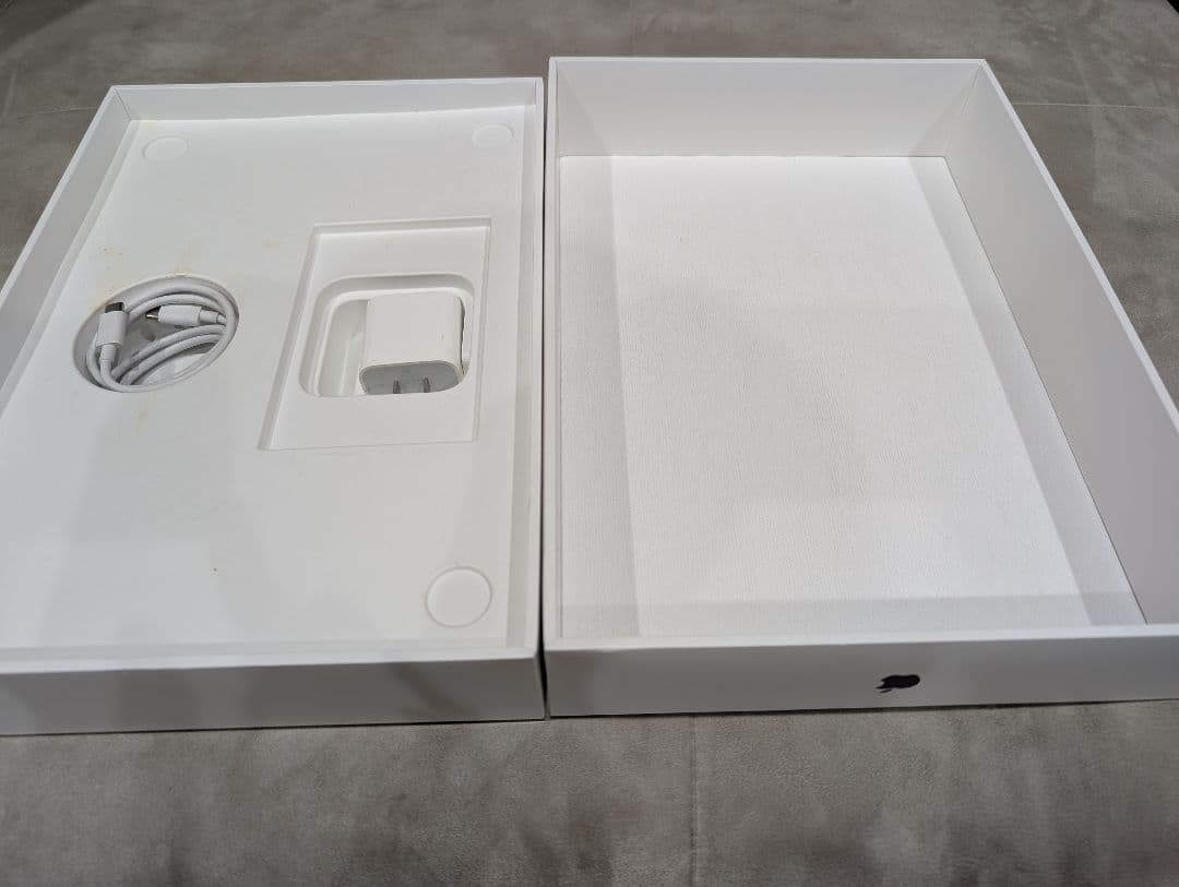 [箱充電器付]MacBookair 13インチ グレー8GB SSD256GB