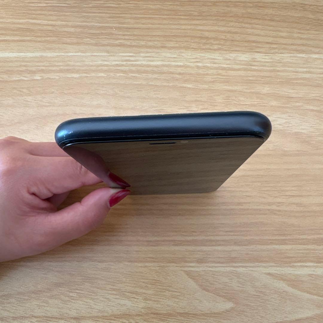 Apple iPhone 11 ブラック (背面ひび割れ)