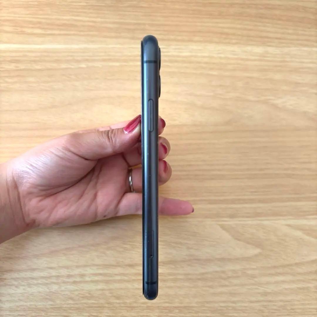 Apple iPhone 11 ブラック (背面ひび割れ)