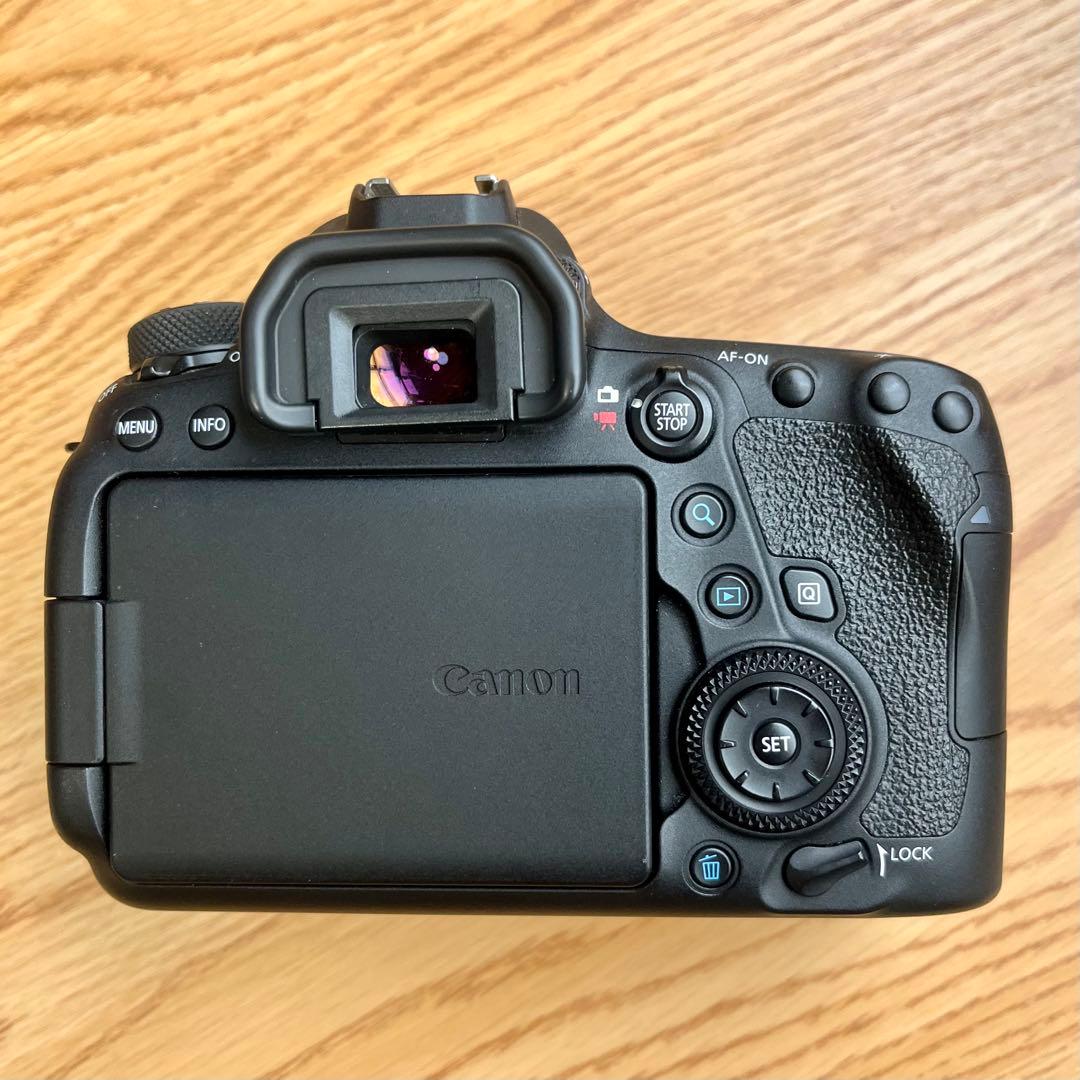 【美品】Canon EOS 6Dmark2 デジタル一眼レフ 本体