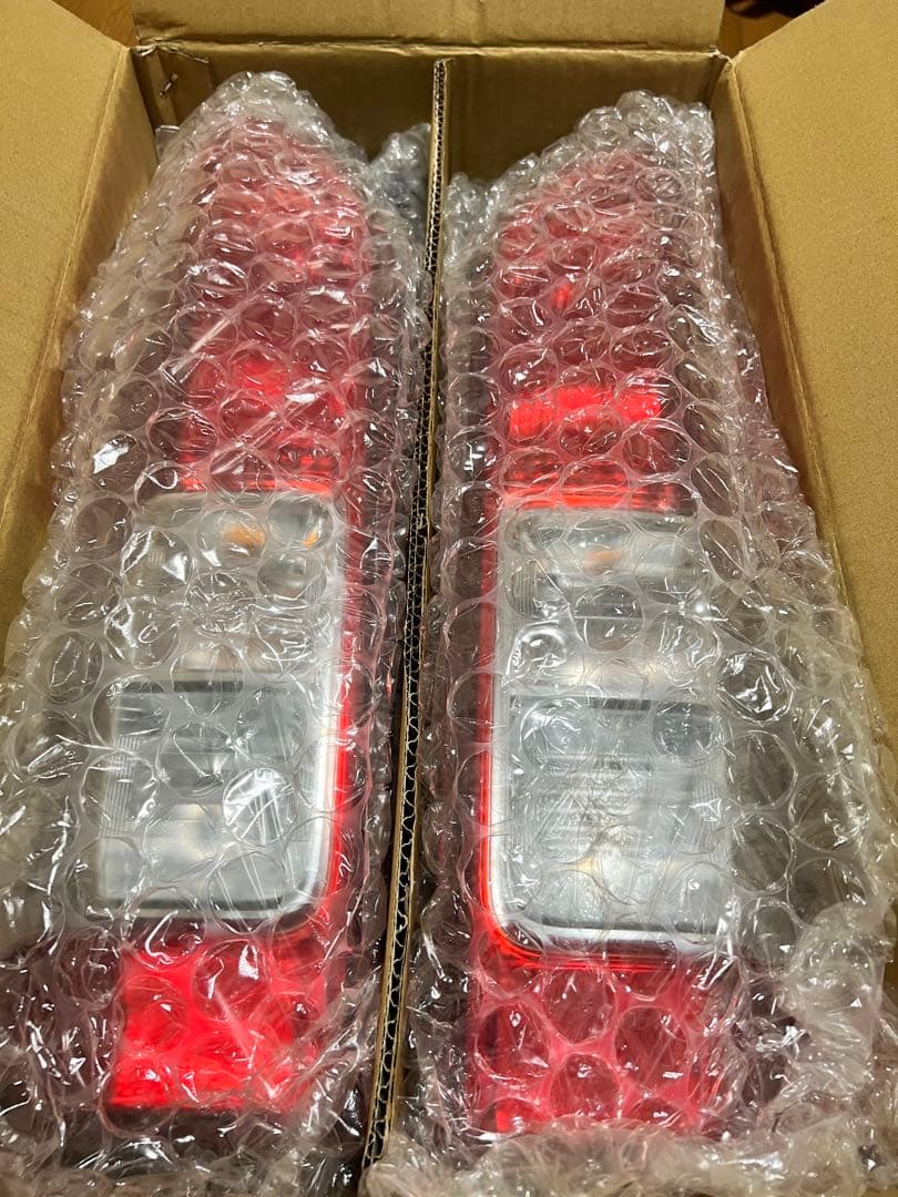 ハイエーステールランプ純正新車外し4型