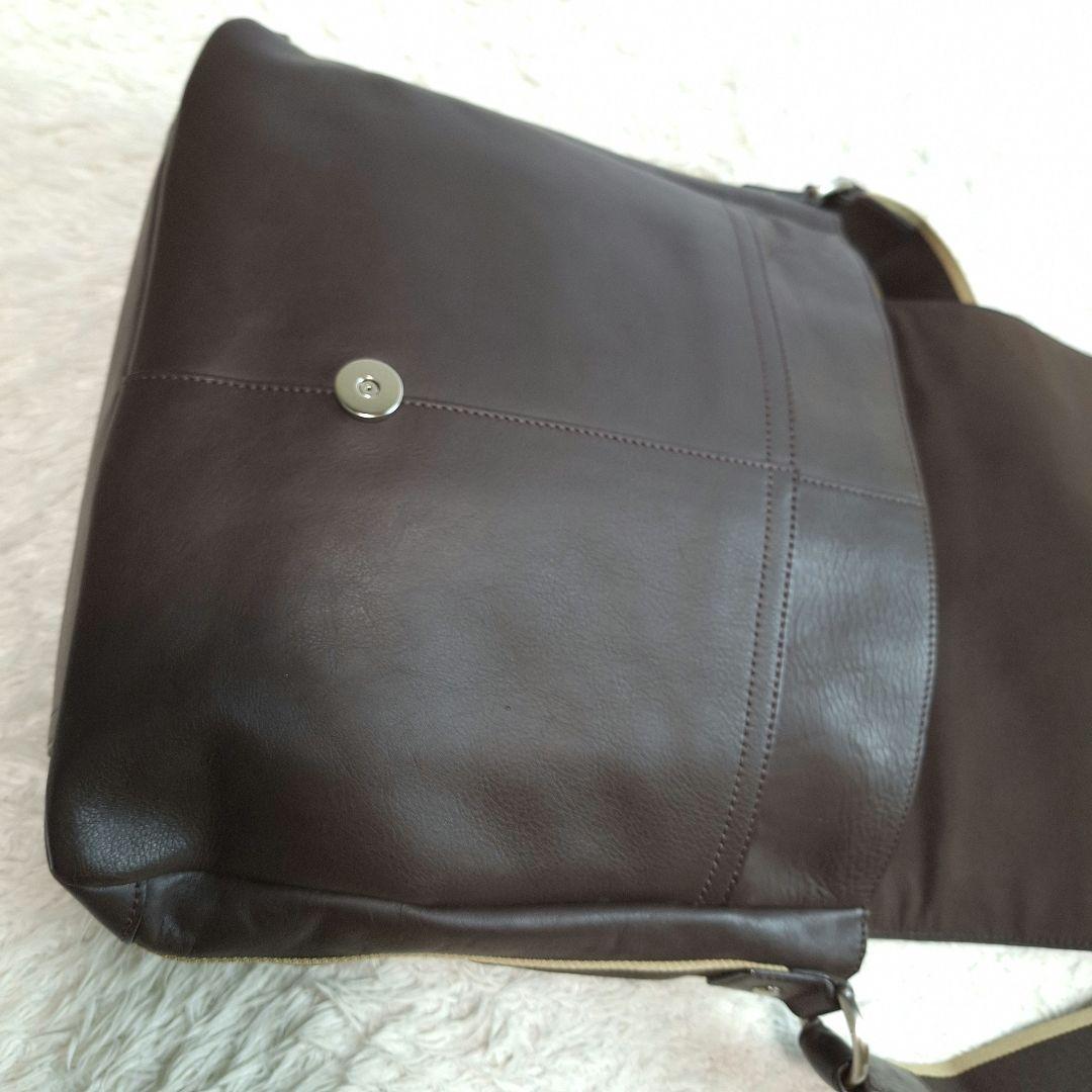 美品✨COACH　コーチ　メッセンジャーバッグ　レザー　ダークブラウン