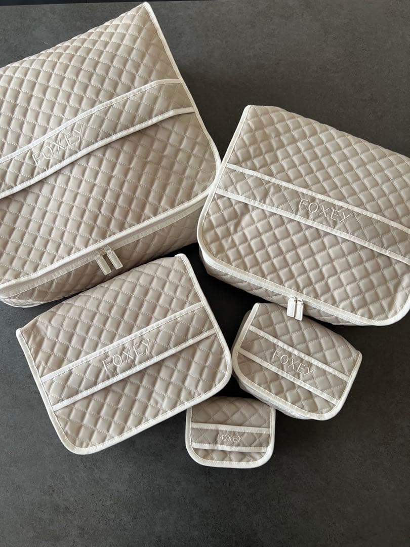 フォクシー　トラベルポーチ5点セット