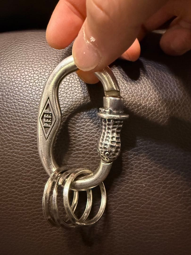 PEANUTS & Co.ベロ peanuts Carabiner Silver