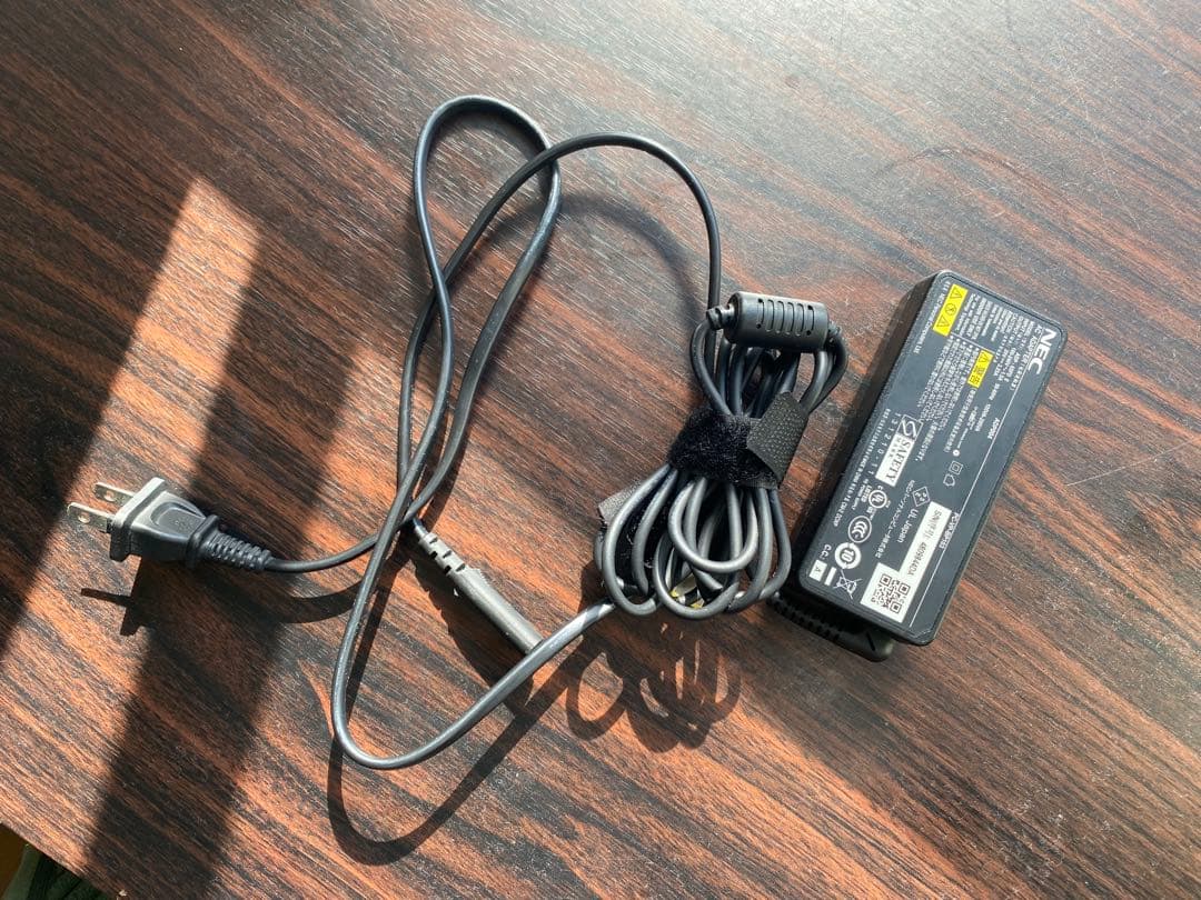 【超美品】NEC ノートパソコン LaVie（PC-NS350AAW）