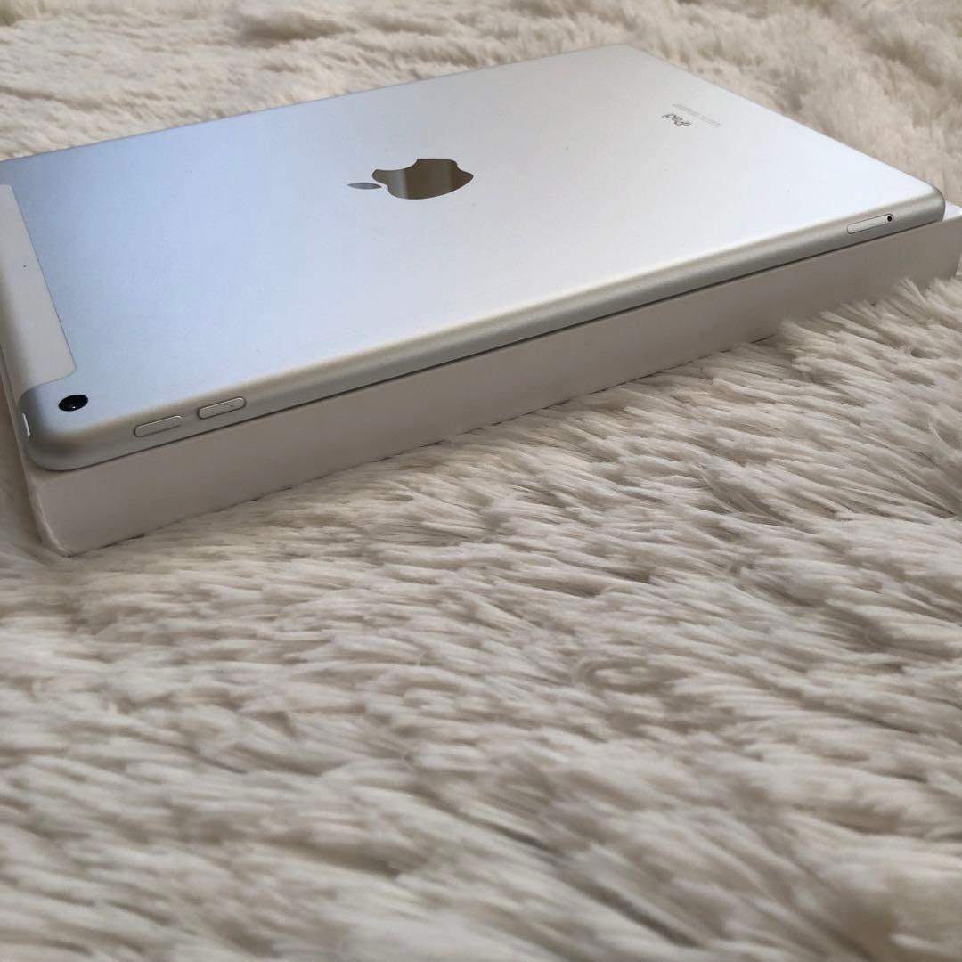 【1/3販売終了】iPad 第8世代 128GB SIMフリー 【すぐ発送】