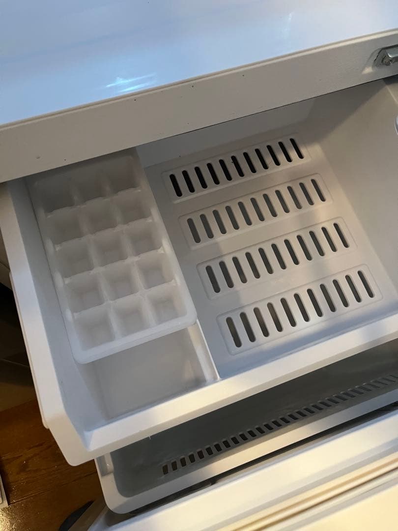 AQUA アクア　冷蔵庫　AQR-E13G