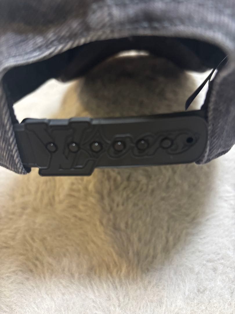 LOUIS VUITTON ダークグレー キャップ
