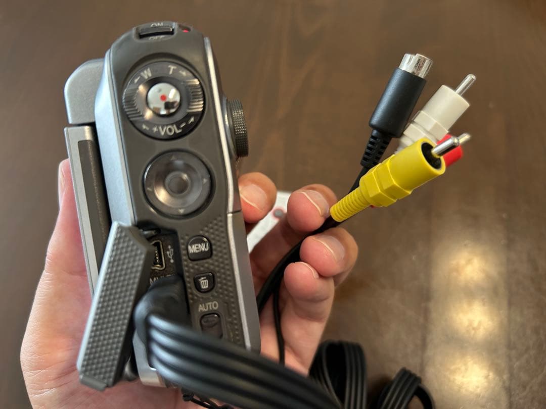 Panasonic SDR-S200 3CCD ビデオカメラ キャリーバック付き