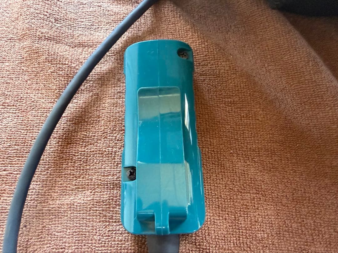 makita 充電式背負クリーナー　VC261D