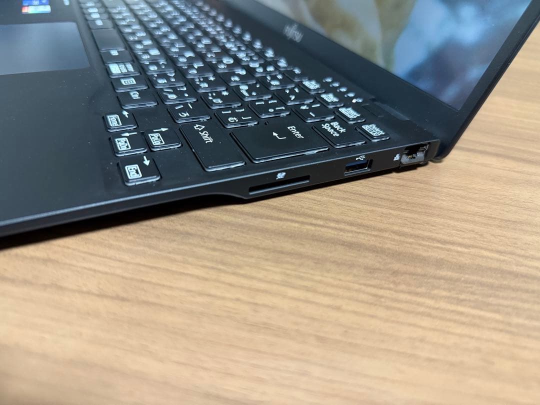 LIFEBOOK　i7-1255U　メモリ16GBSSD512GBノートパソコン