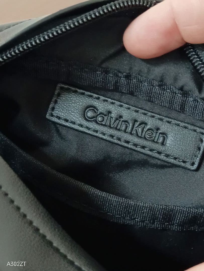 美品　  ショルダーバッグ ブラック　かばん