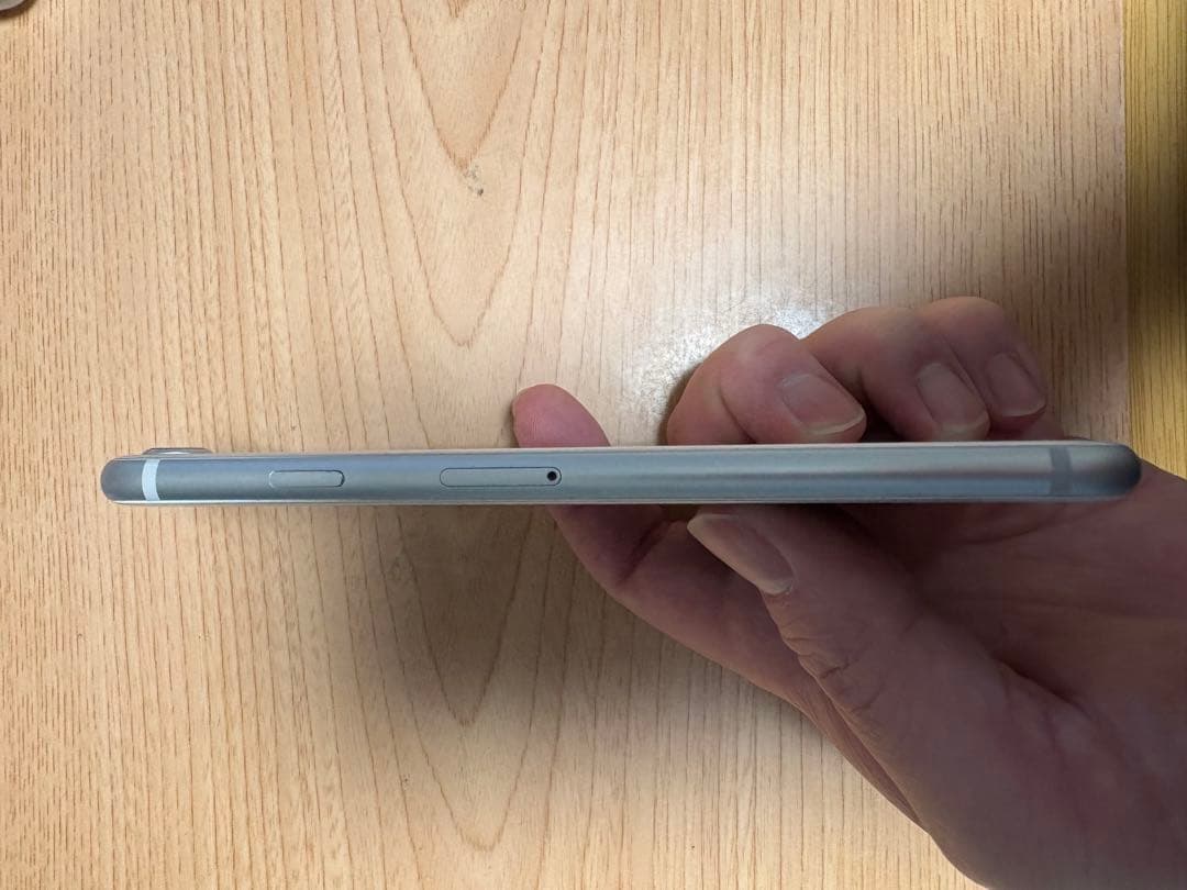 iPhone8 SIMフリー　64GB