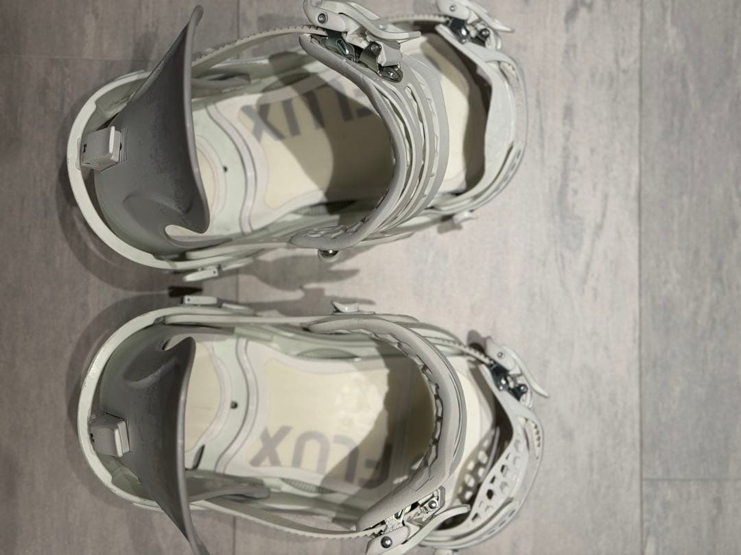 シロネコ　FLUX 21-22 CV バインディング　mサイズ