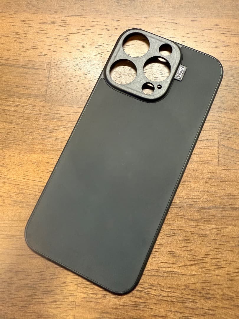 Suti(Süti) phone back iPhone16pro シリコン黒