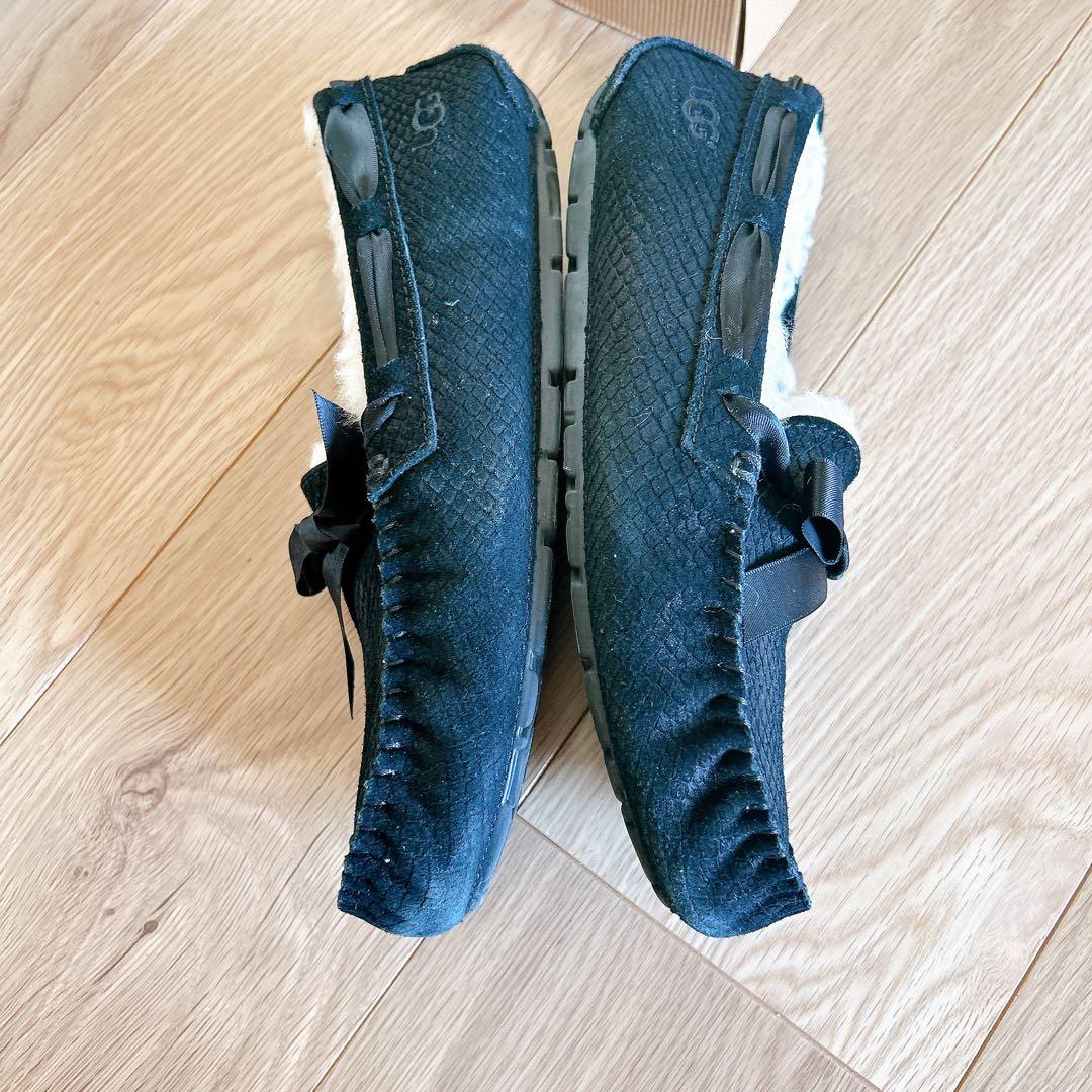 【送料無料】UGG モカシン　ダコタ 24cm usサイズ7 黒 ブラック