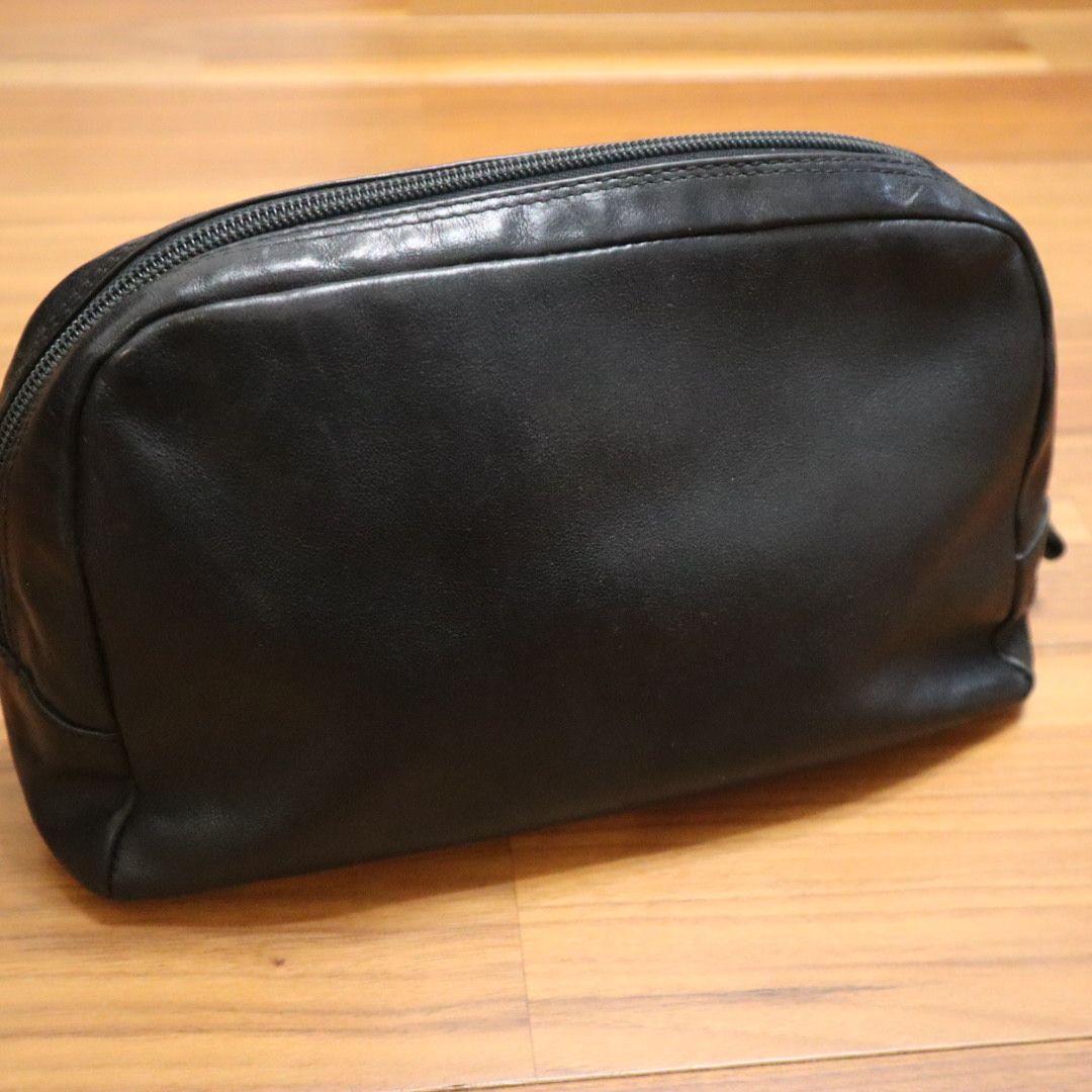 PRADA ブラックレザー ポーチ 中型　クラッチバッグ