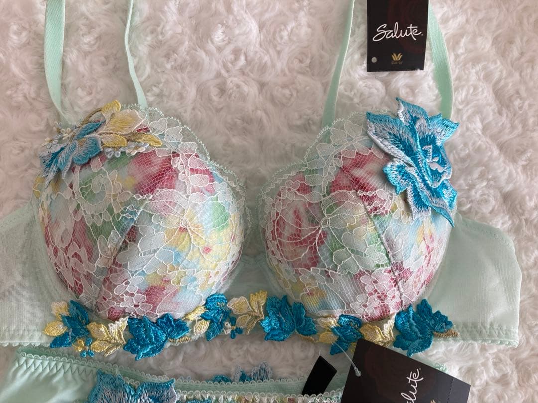 サルート/C75&M/32G/ME