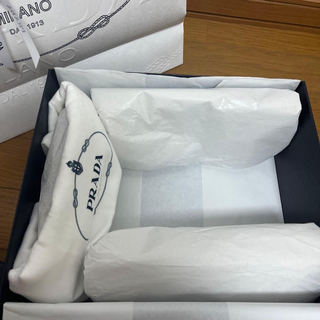 PRADA ギフトボックスと紙袋セット