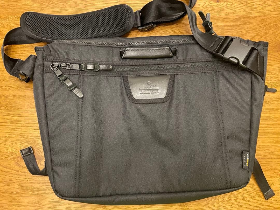アッソブ　AS2OV メッセンジャーバッグ