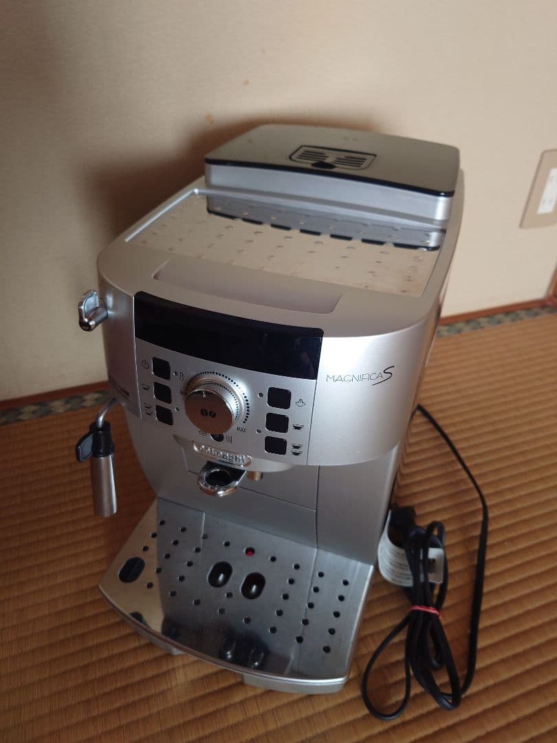 デロンギ マグニフィカS エスプレッソマシン ECAM22110SBH