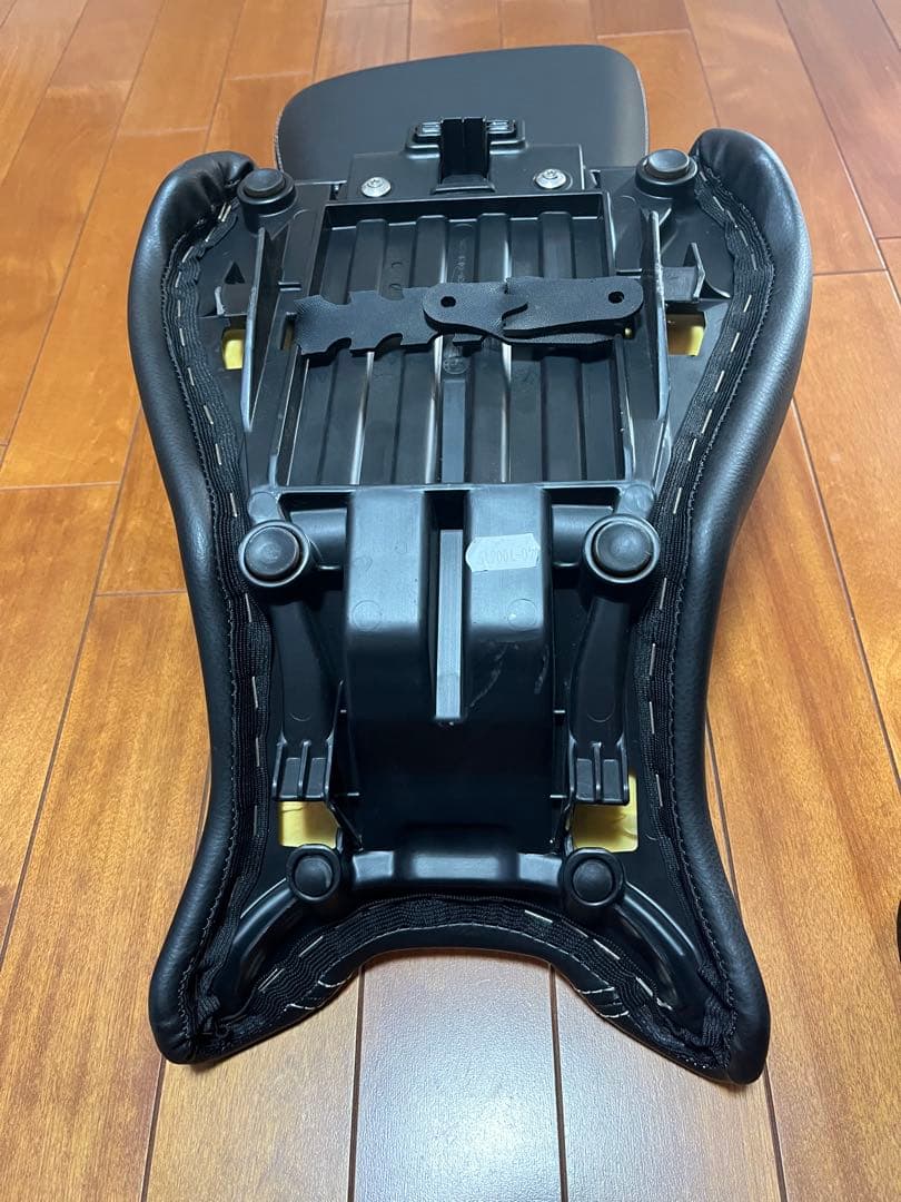  RnineT Pure 純正シート