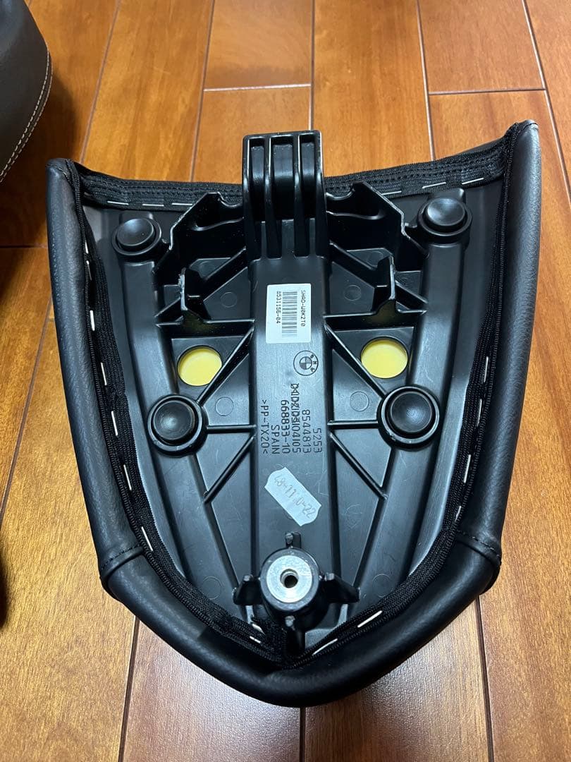  RnineT Pure 純正シート