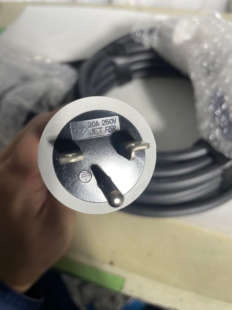 美品　日産　リーフ　充電ケーブル　3NK5E