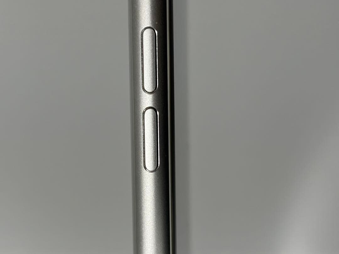 iPhone8 シルバー 64GB　本体　SIMロックなし　Apple