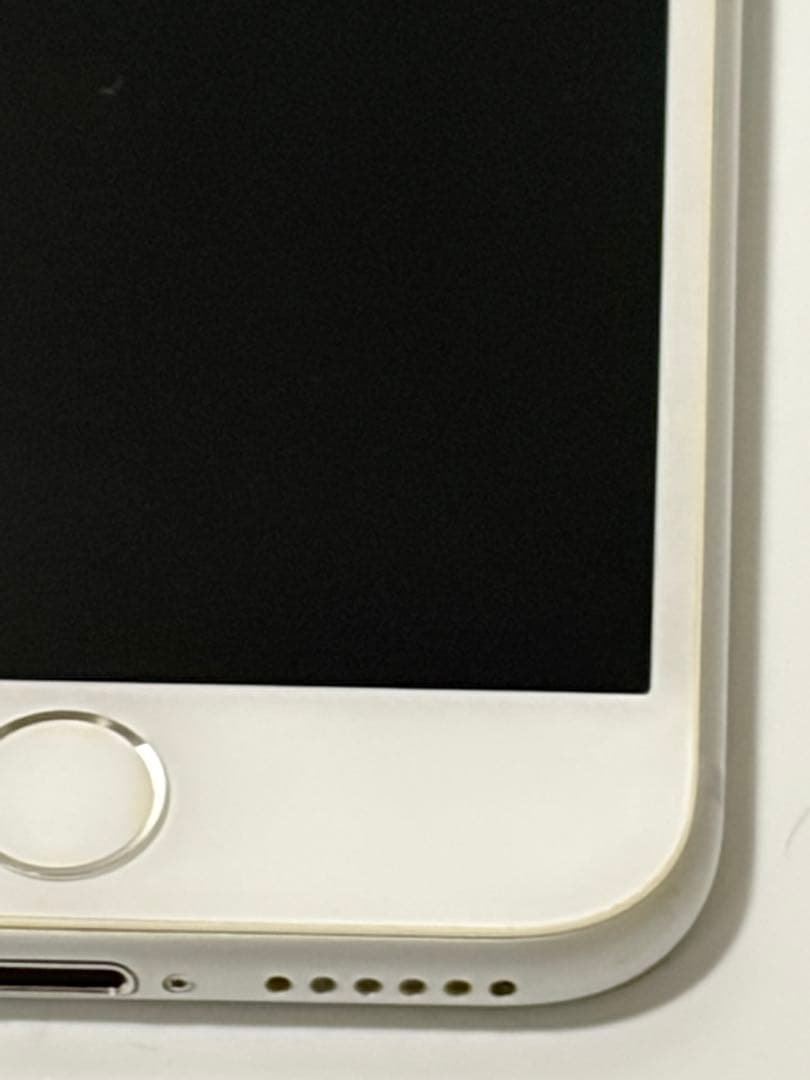 iPhone8 シルバー 64GB　本体　SIMロックなし　Apple