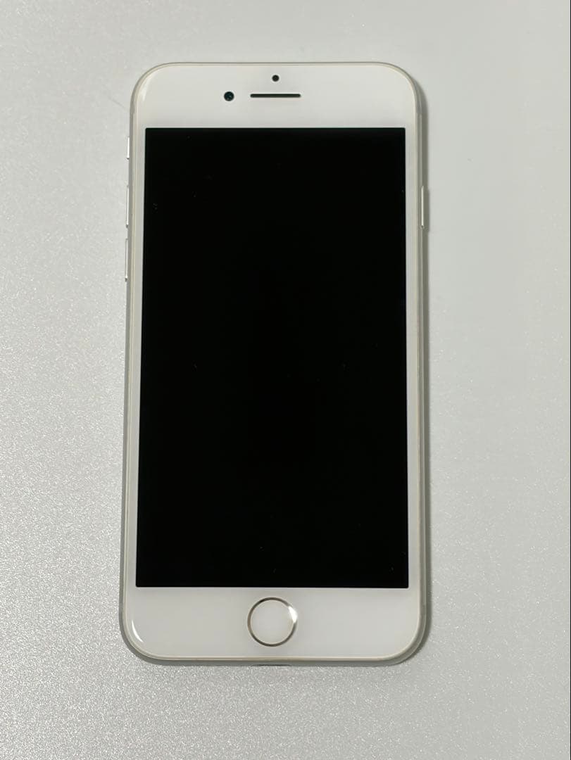 iPhone8 シルバー 64GB　本体　SIMロックなし　Apple