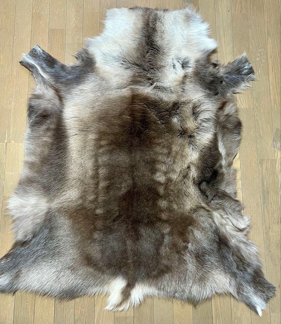 関西万博 北欧館【フィンランド製】高級トナカイの毛皮　ムートン、キャンプ、敷物