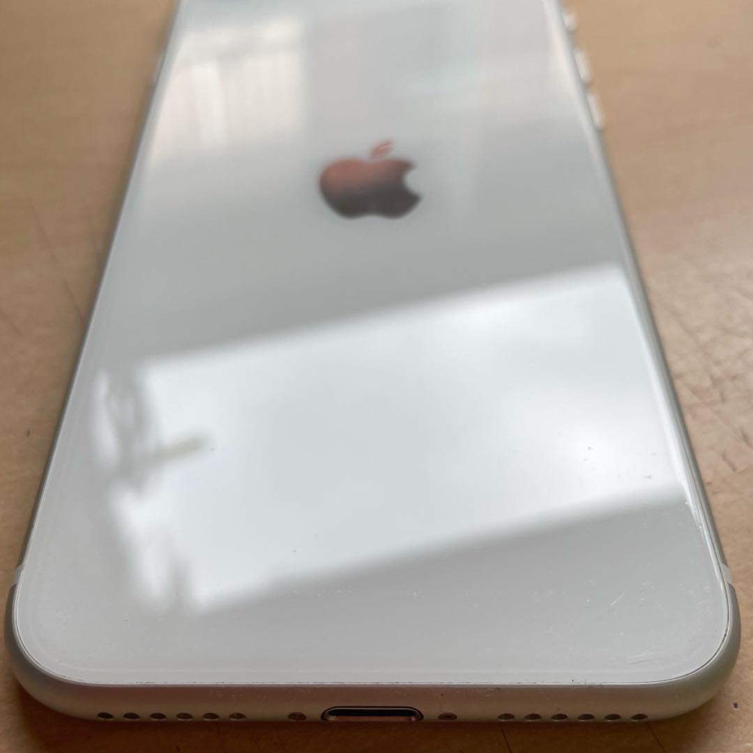 iPhone SE 第2世代　ホワイト　64GB A2296