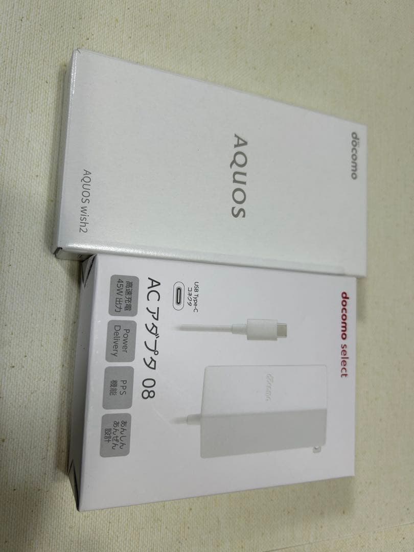 docomo AQUOS wish2 ホワイト 本体