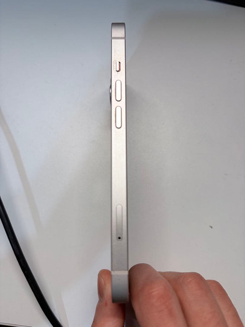 iPhone 13 128GB ホワイト