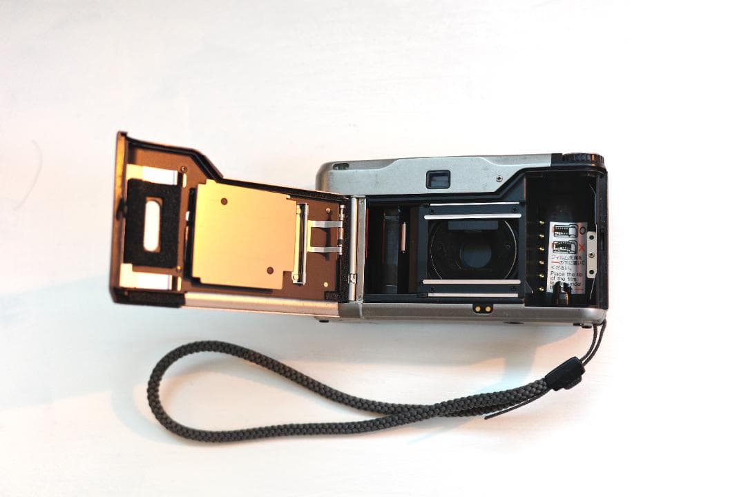 【動作良好】CONTAX T2 チタンシルバー【送料無料】