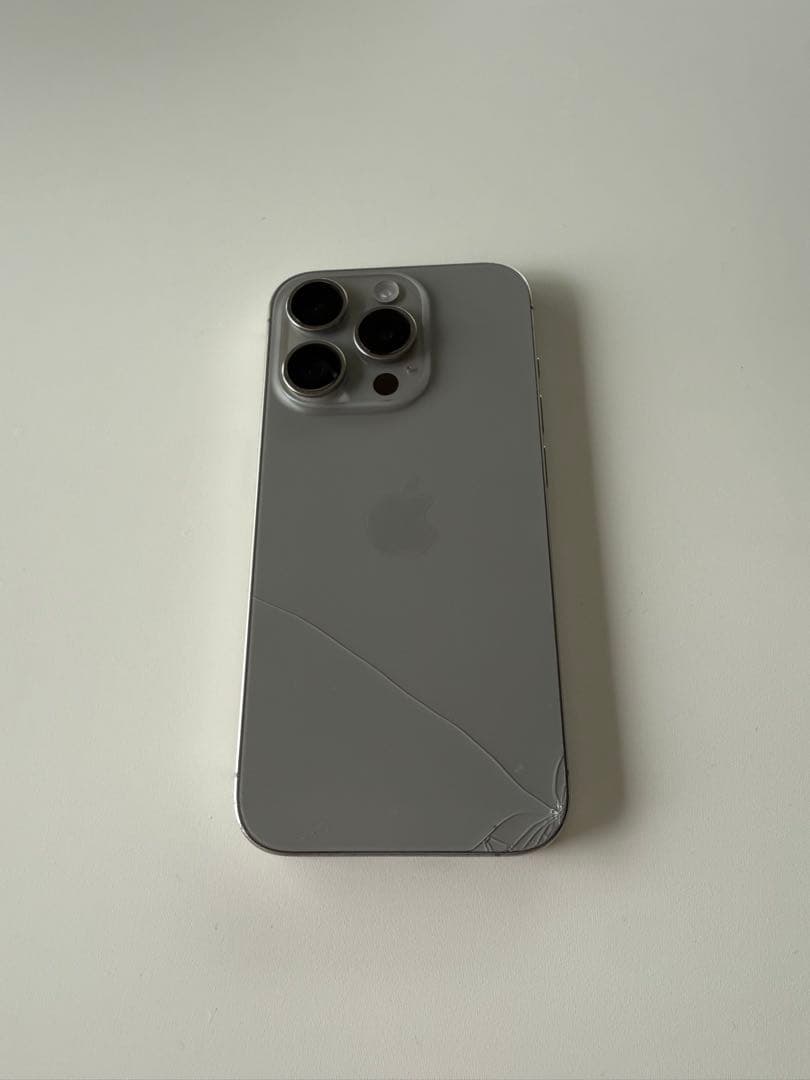 iPhone 15pro 本体 SIMフリー　128GB ナチュラルチタニウム