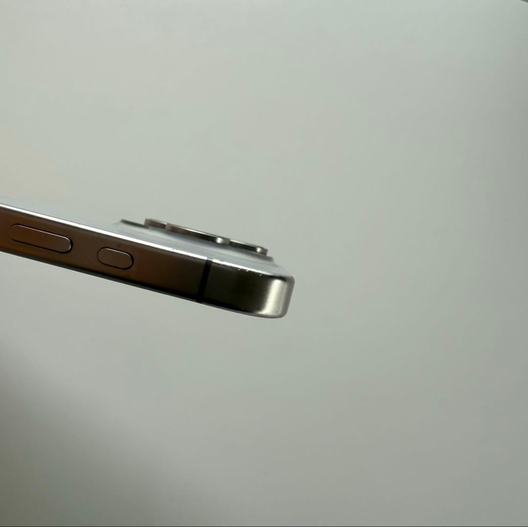 iPhone 15pro 本体 SIMフリー　128GB ナチュラルチタニウム