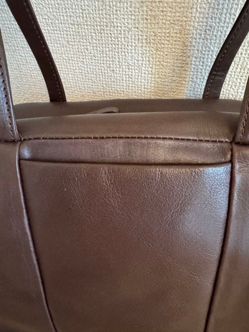 「がんばりどきも私らしく」一田憲子さんとつくったラウンドレザーバッグブラウン