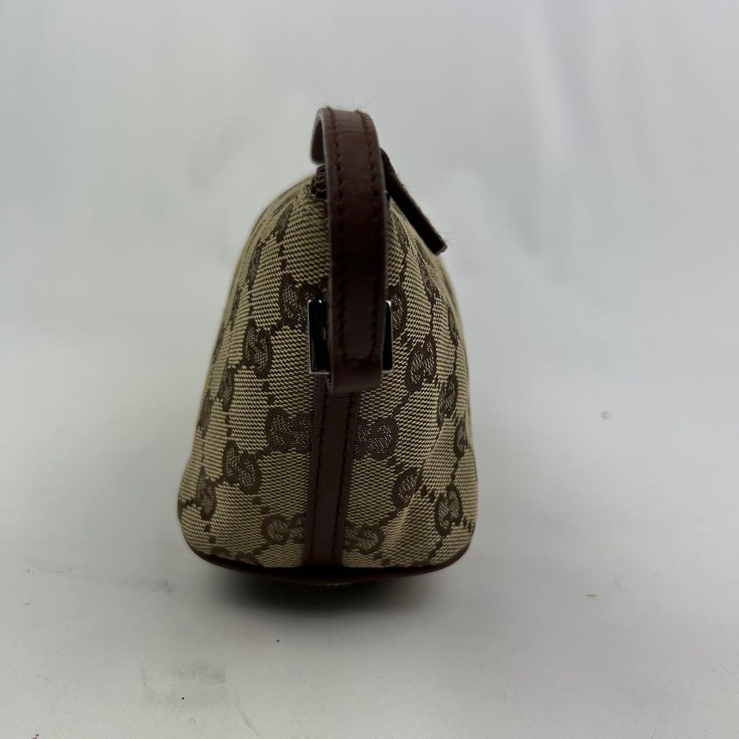 【美品】グッチ　アクセサリーポーチ　ワンショルダー　ggキャンバス　ロゴ金具