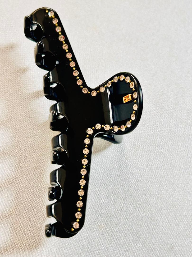 アレクサンドルドゥ パリ ヴァンドームコレクション 黒 Mクリップ ストーン付き