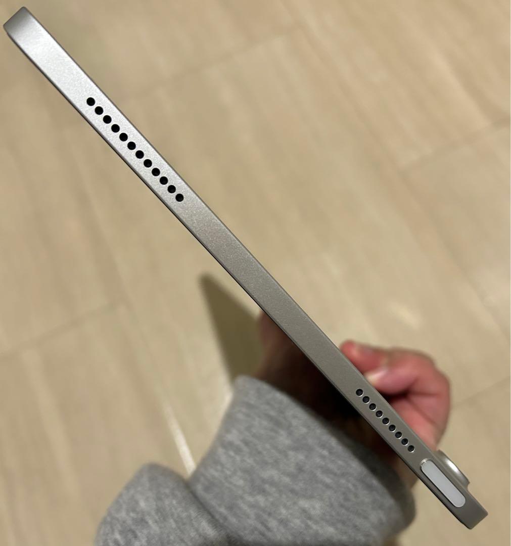Apple iPad シルバー 本体　第10世代