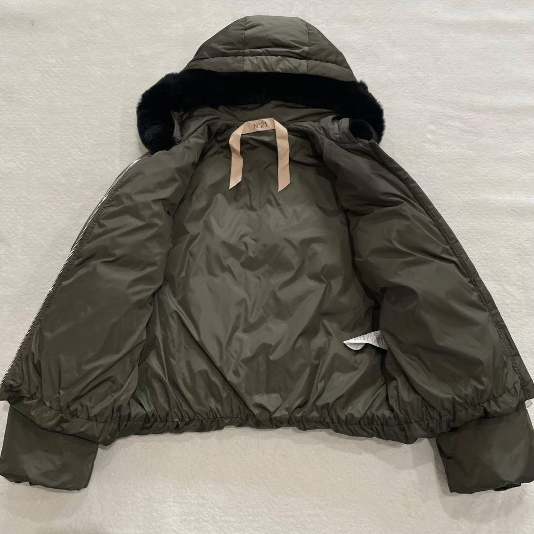 N°21 ヌメロヴェントゥーノ　ダウンジャケット　お洒落ポケット　カーキ　ビーズ