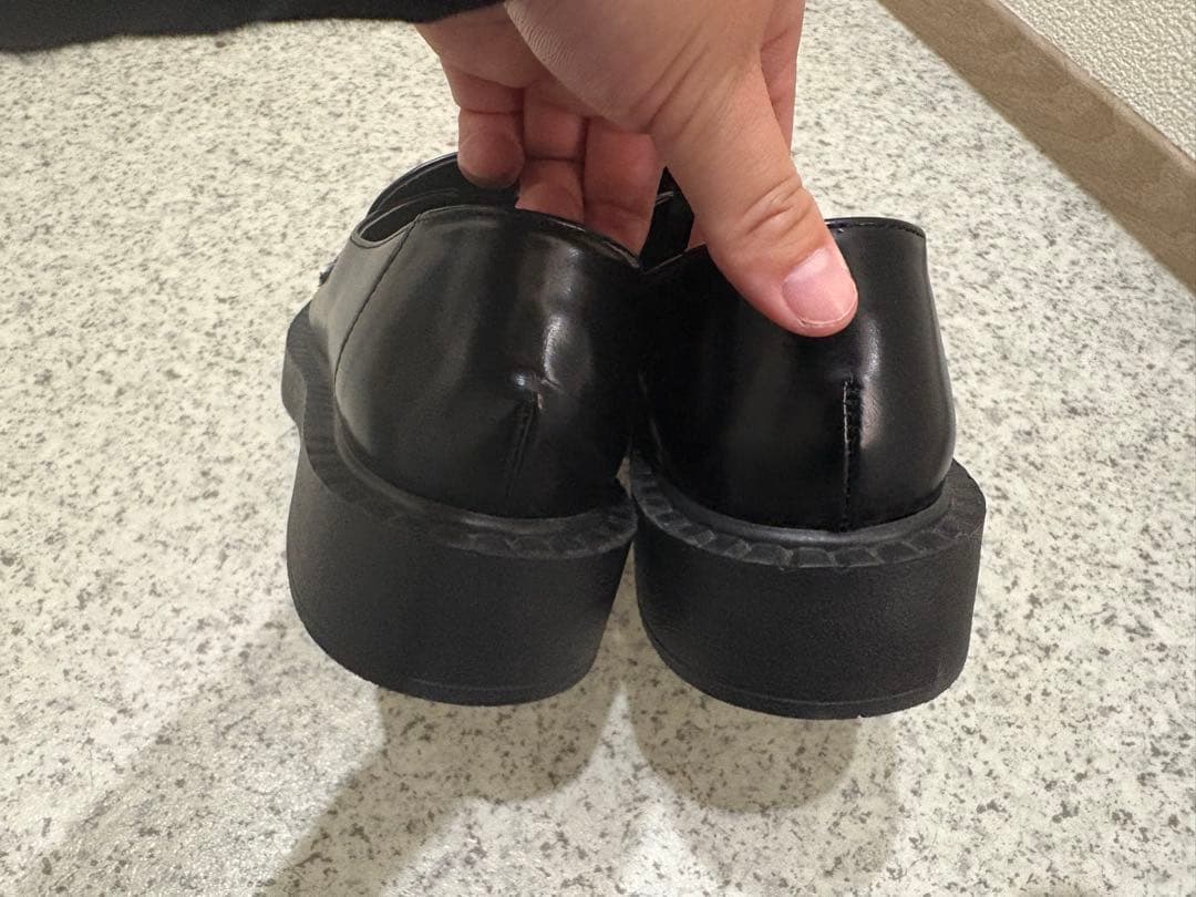 DIANA ブラックレザー ローファー