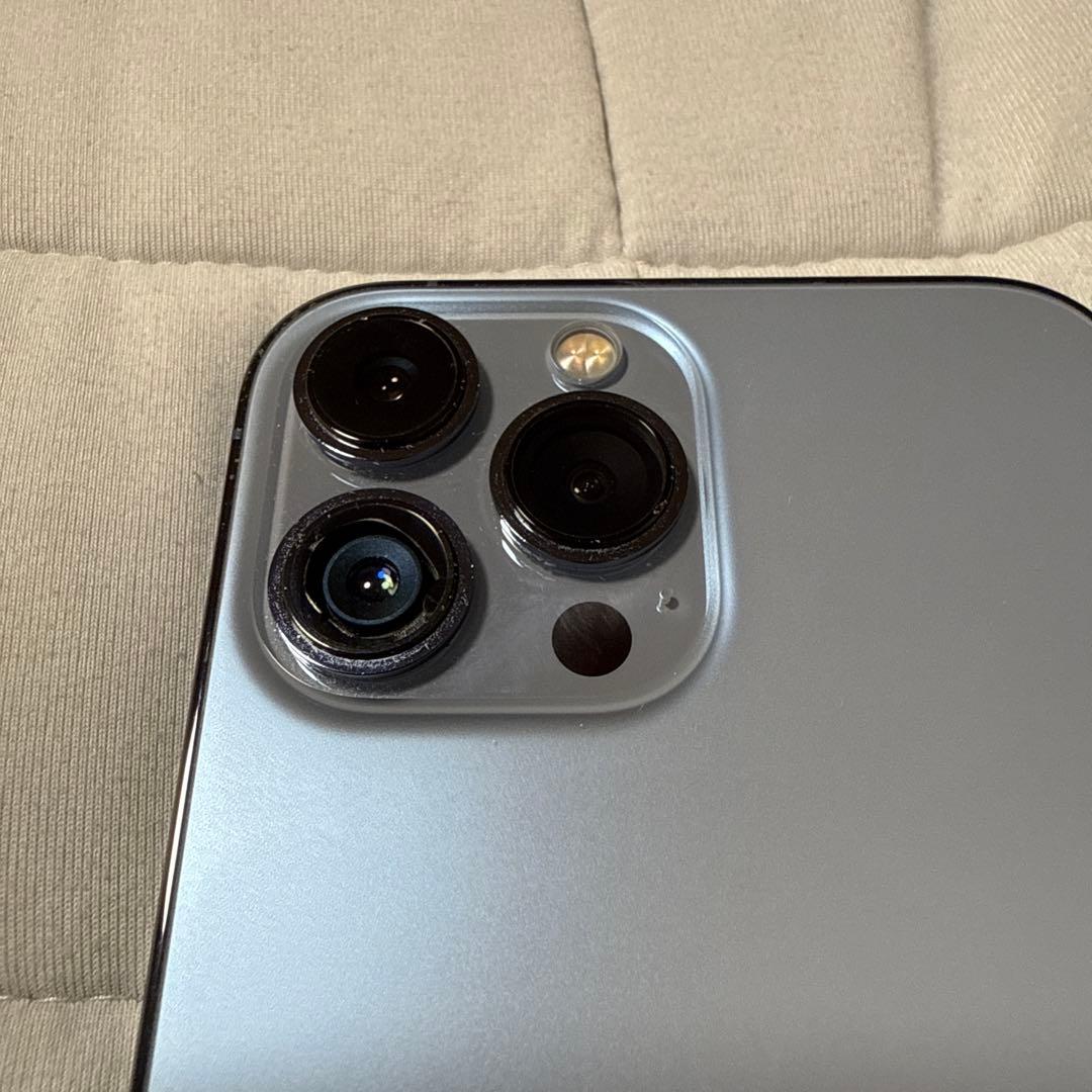 Apple iPhone 13 Pro Max 256GB （カメラ少し破損）