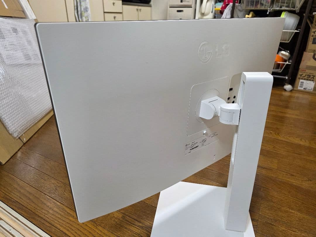 LG 27インチ IPS 4K モニター 27US550-W