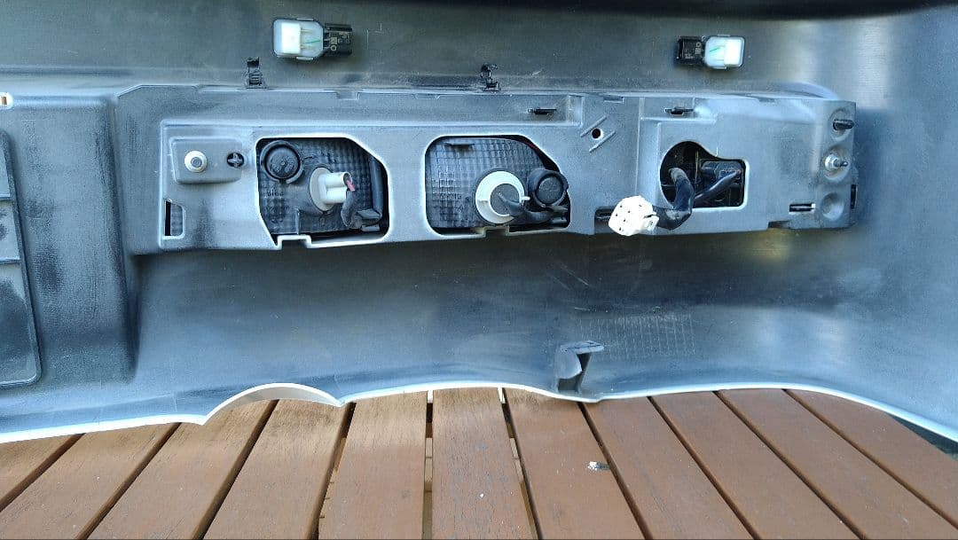 エブリィDA17Wリアバンパー テールライト付き